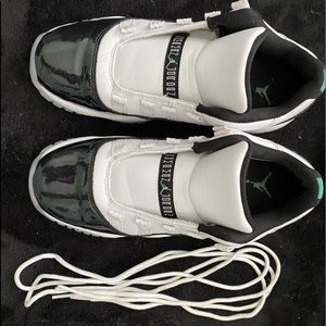 Jordan 11 Retro Low Iridescent